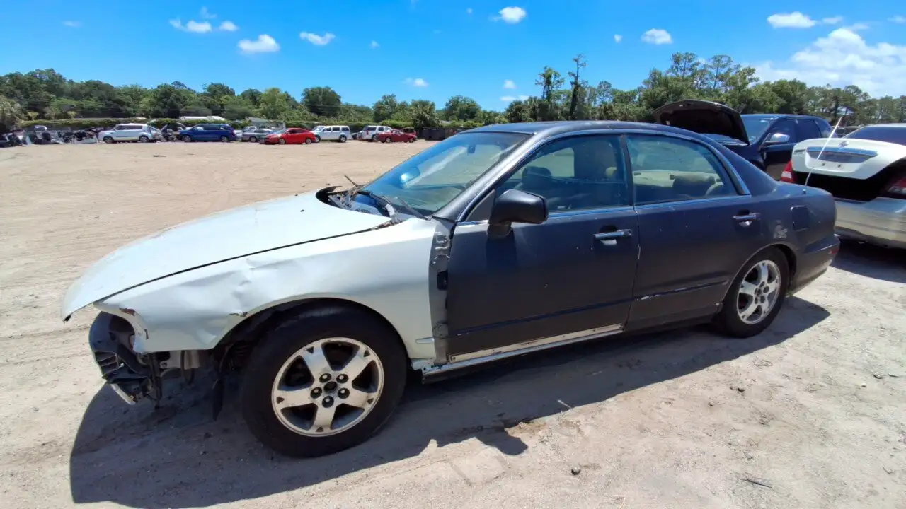 Photo of 2002 Mitsubishi Diamante
