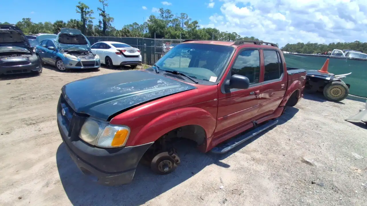 Photo of 2004 Ford Explorer Sport Trac