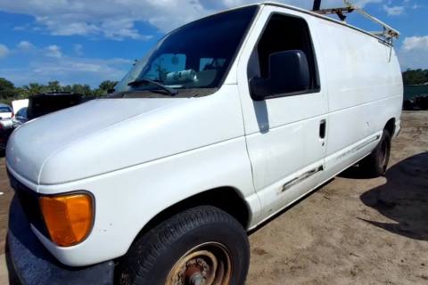 Photo of 2006 Ford E-250