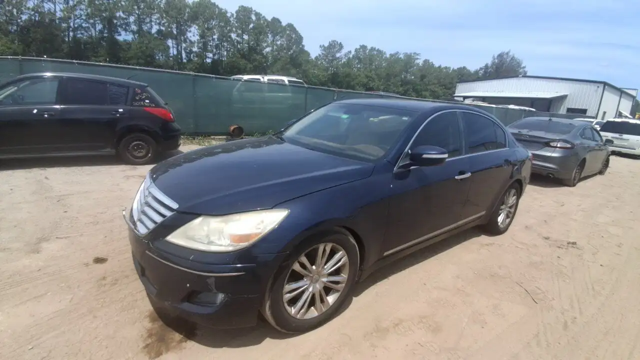 Photo of 2010 Hyundai Genesis