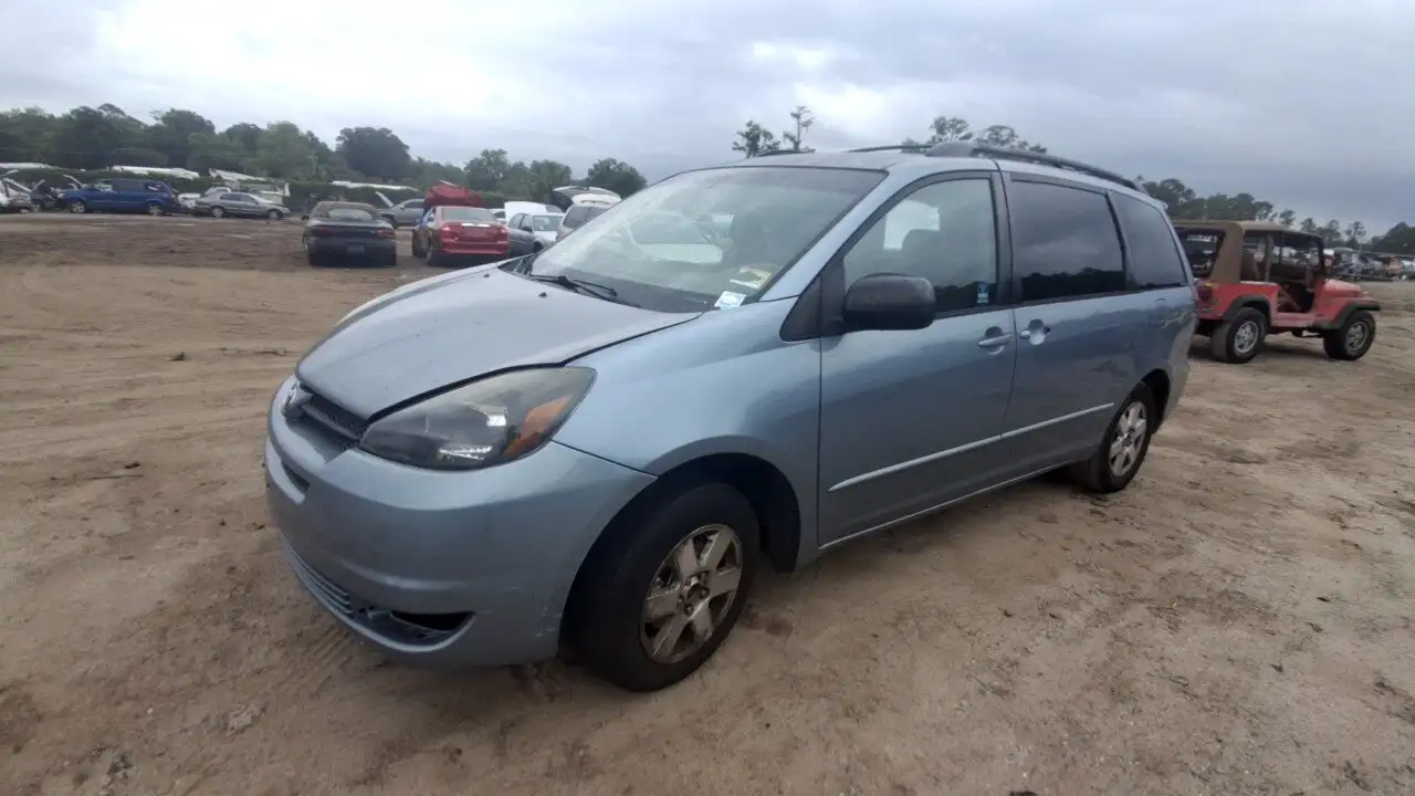 Photo of 2005 Toyota Sienna