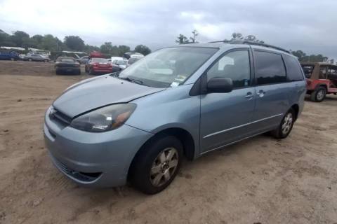 Photo of 2005 Toyota Sienna