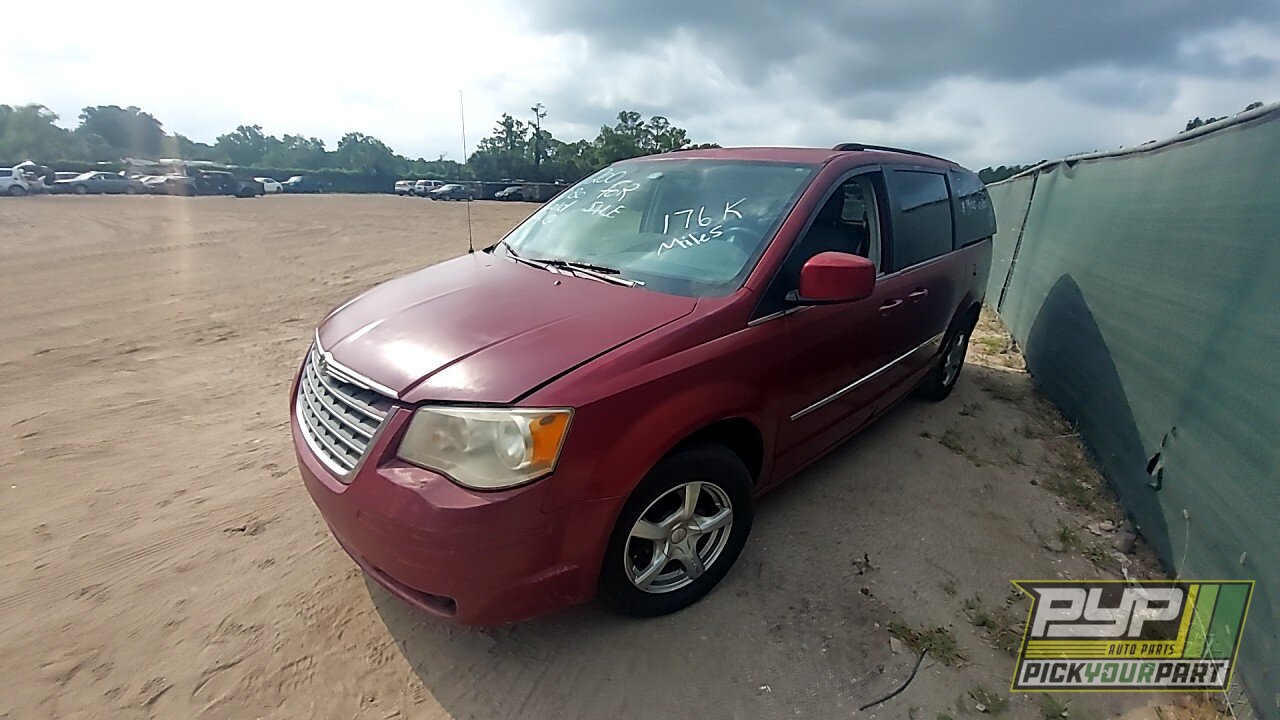 Photo of 2010 Chrysler Town & Country
