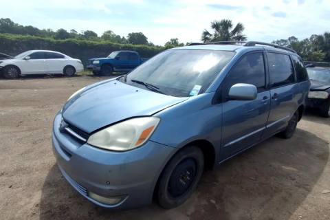 Photo of 2005 Toyota Sienna