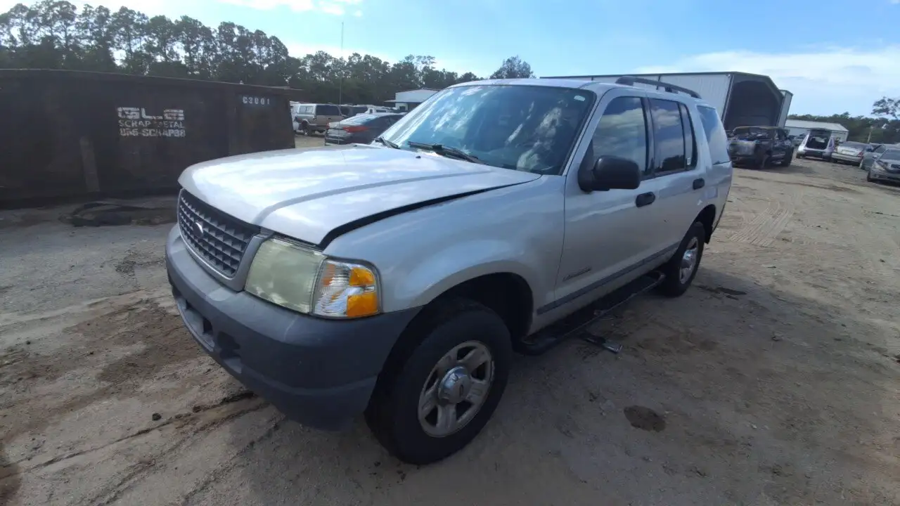 Photo of 2004 Ford Explorer