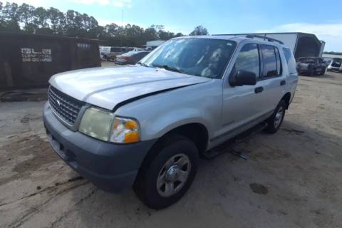 Photo of 2004 Ford Explorer