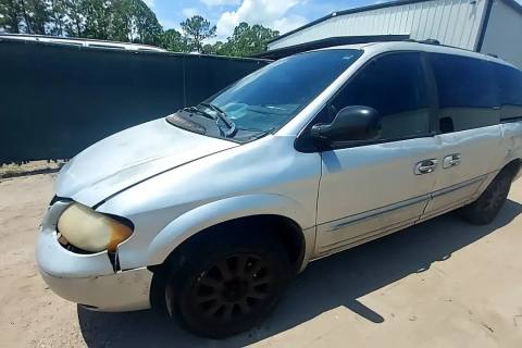 Photo of 2003 Chrysler Town & Country