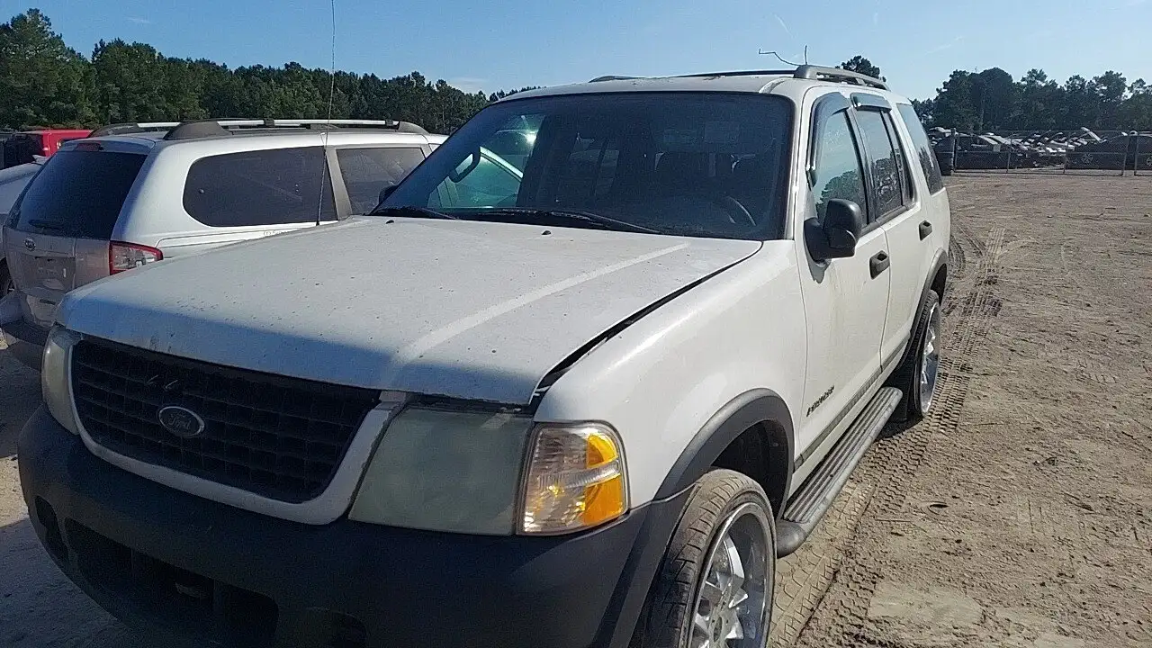 Photo of 2004 Ford Explorer
