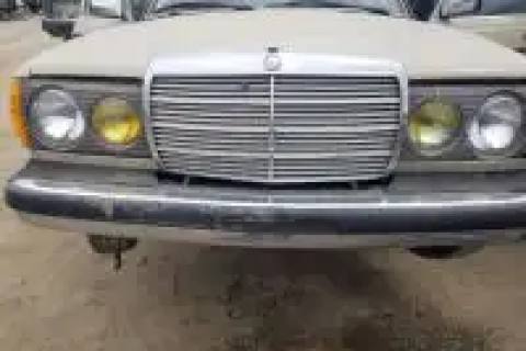 Photo of 1982 Mercedes-Benz 240D