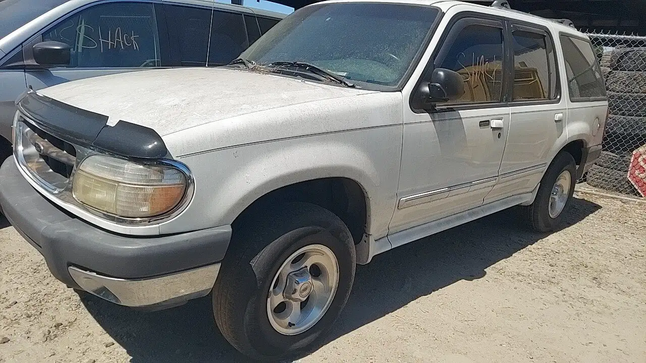 Photo of 2000 Ford Explorer