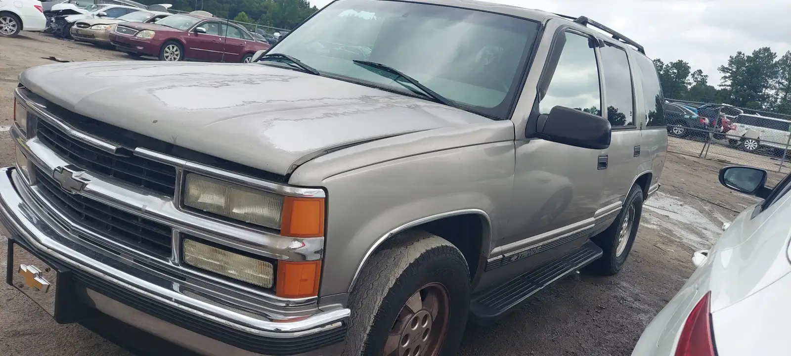 Photo of 1999 Chevrolet Tahoe