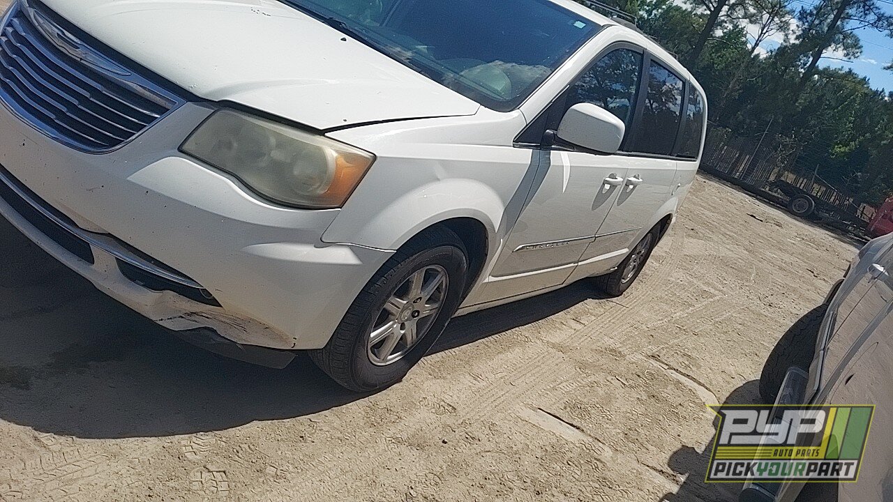 Photo of 2011 Chrysler Town & Country