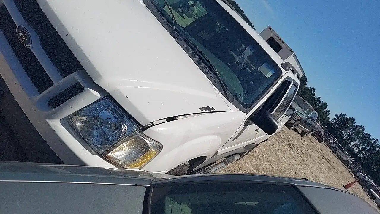 Photo of 2005 Ford Explorer Sport Trac