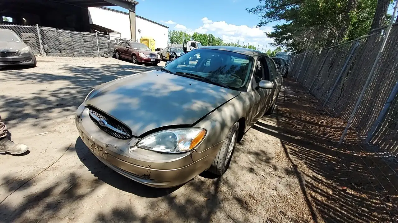 Photo of 2000 Ford Taurus