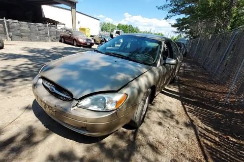 Photo of 2000 Ford Taurus