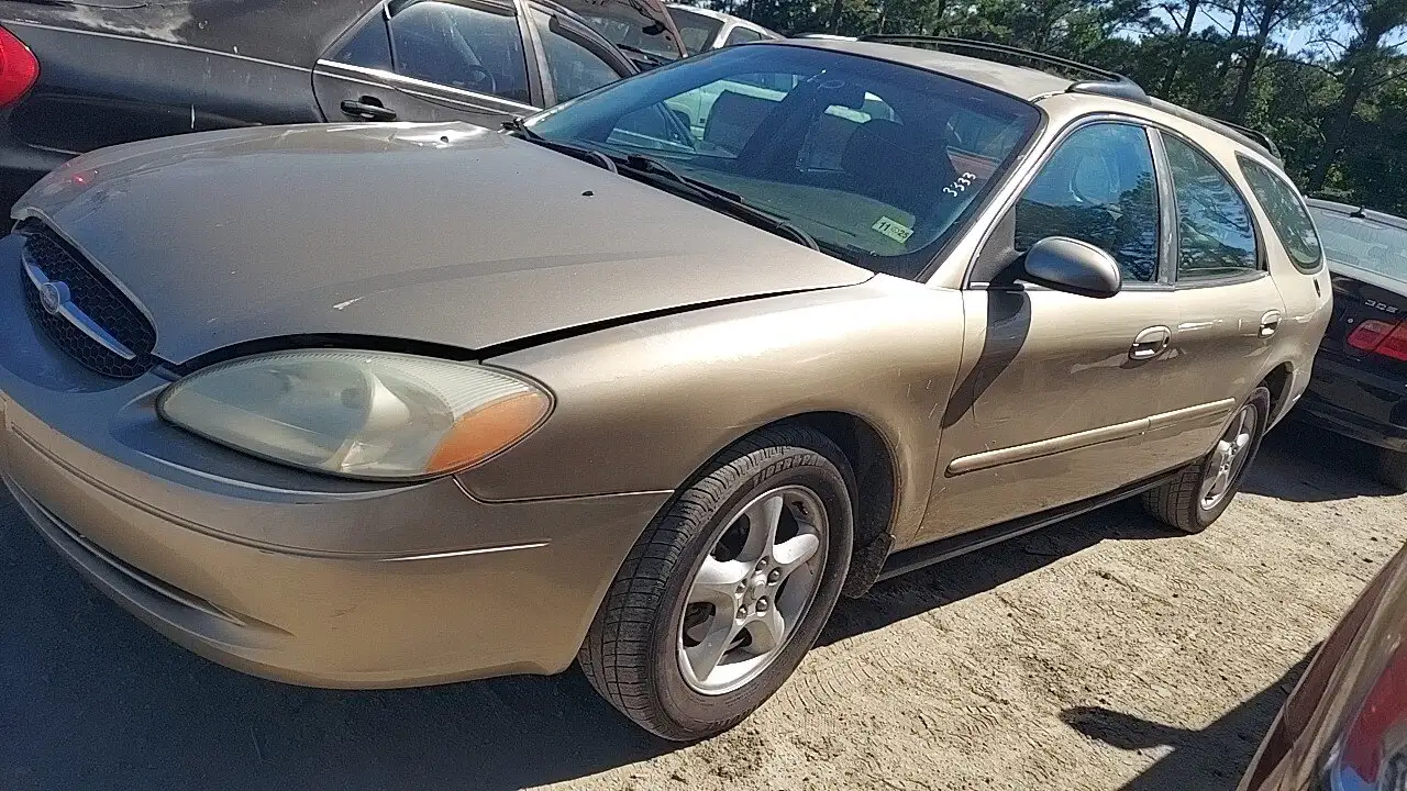 Photo of 2001 Ford Taurus