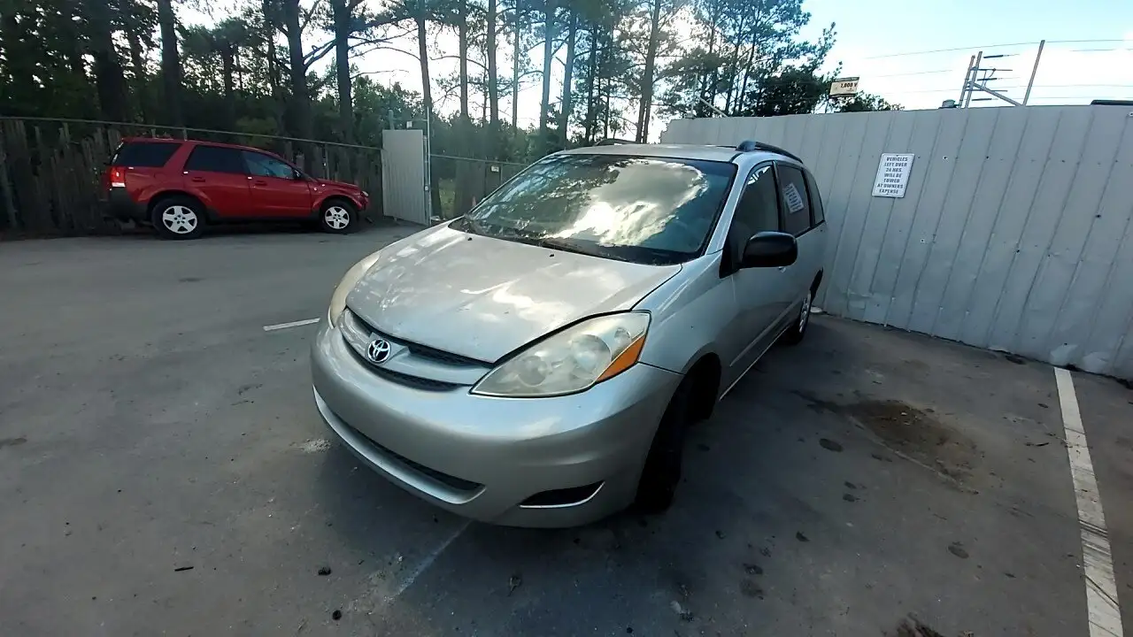 Photo of 2008 Toyota Sienna