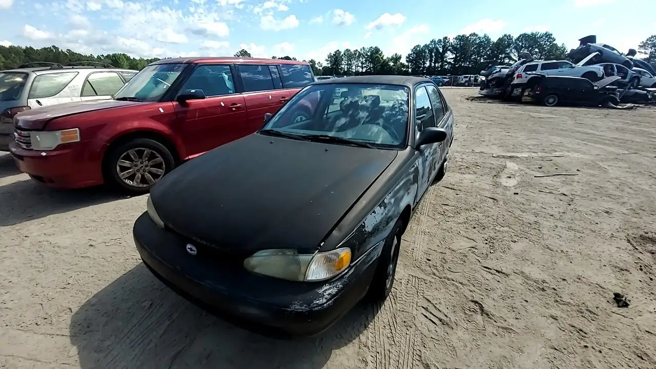 Photo of 2000 Chevrolet Prizm