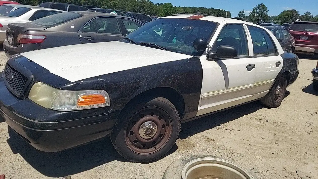 Photo of 2009 Ford Crown Victoria