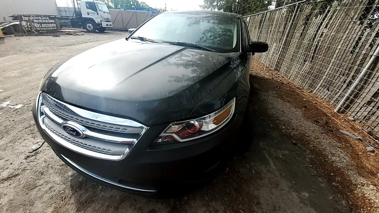 Photo of 2011 Ford Taurus