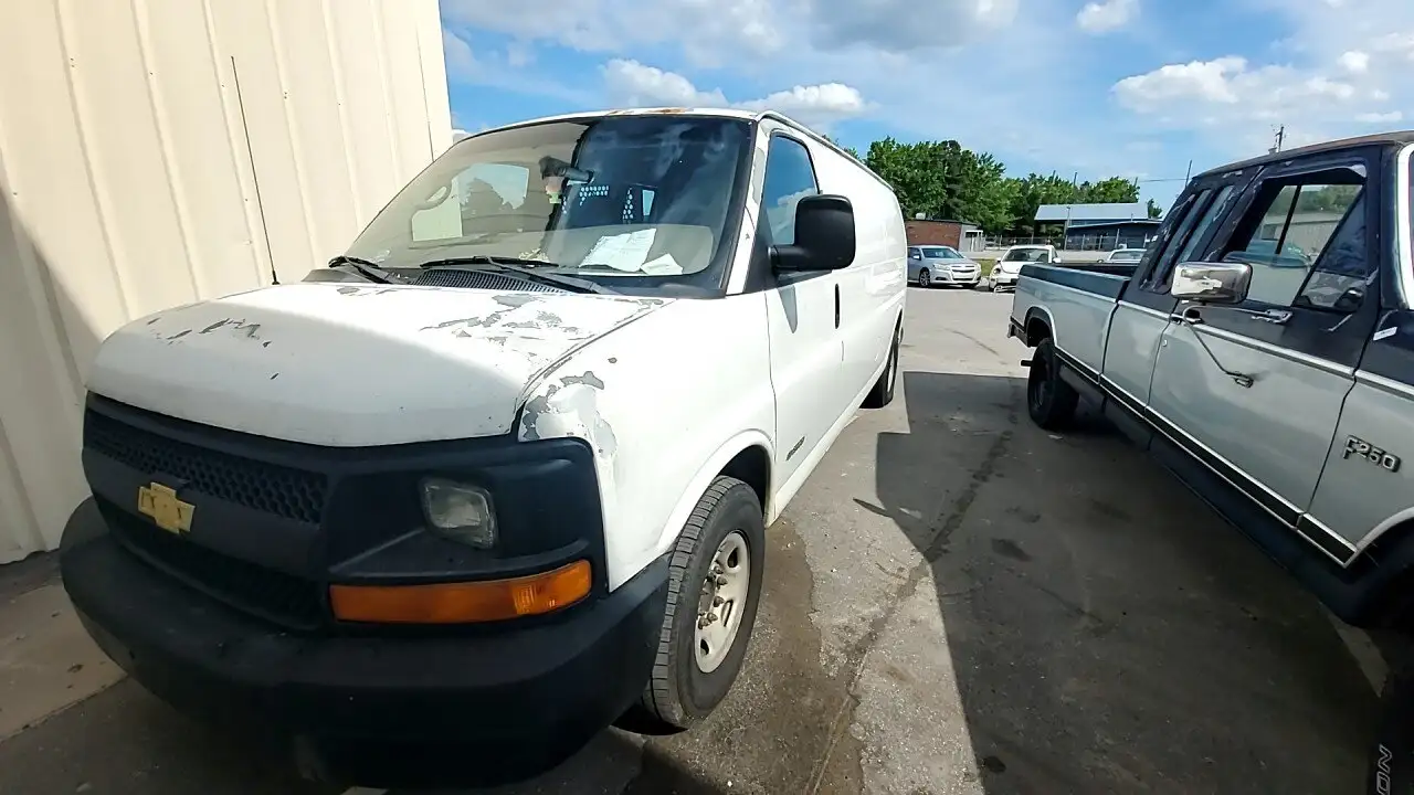 Photo of 2004 Chevrolet Express 2500