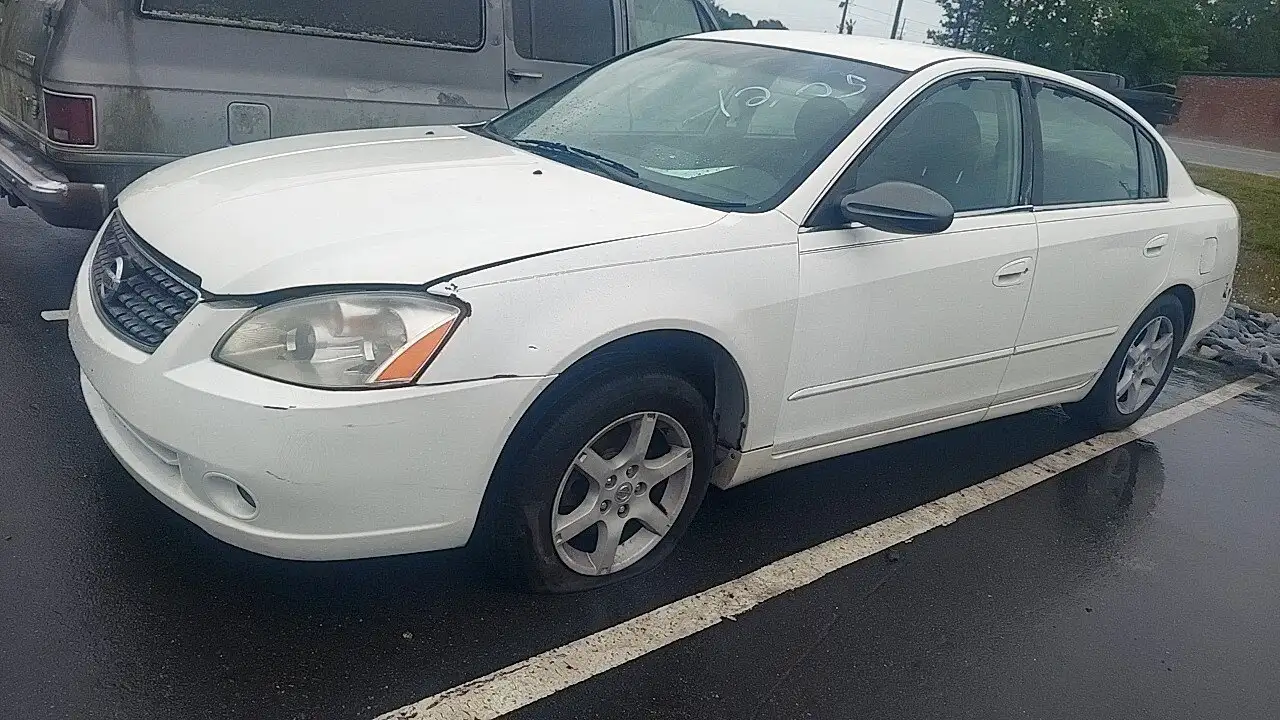 Photo of 2005 Nissan Altima