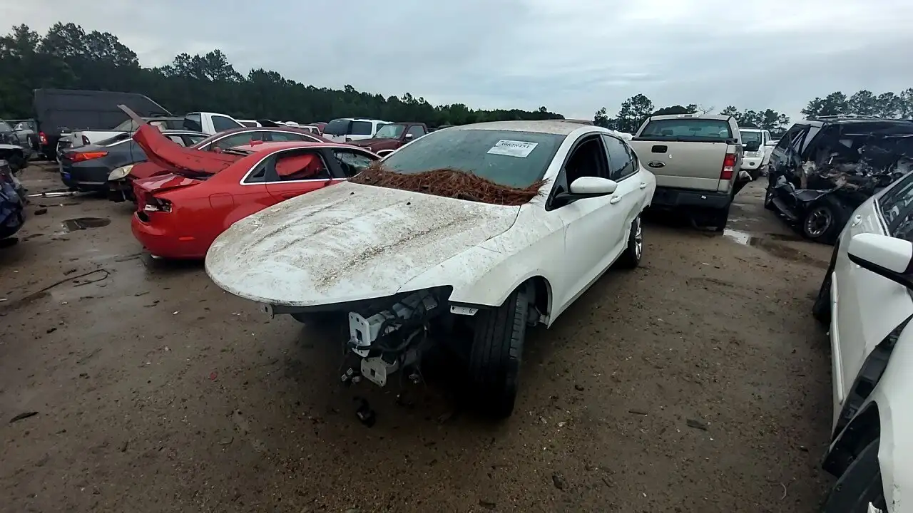 Photo of 2015 Chrysler 200