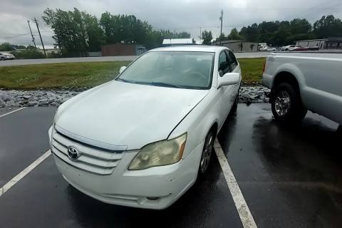 Photo of 2005 Toyota Avalon