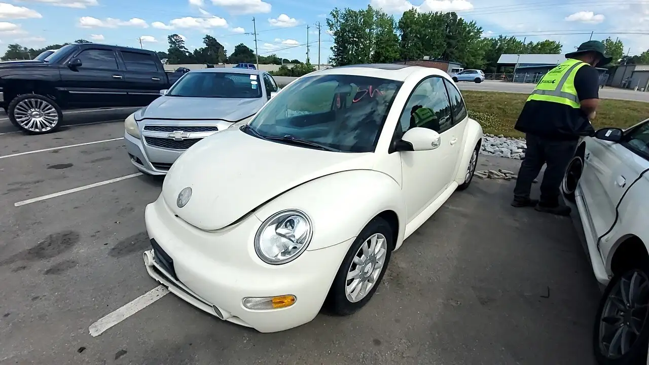 Photo of 2004 Volkswagen Beetle