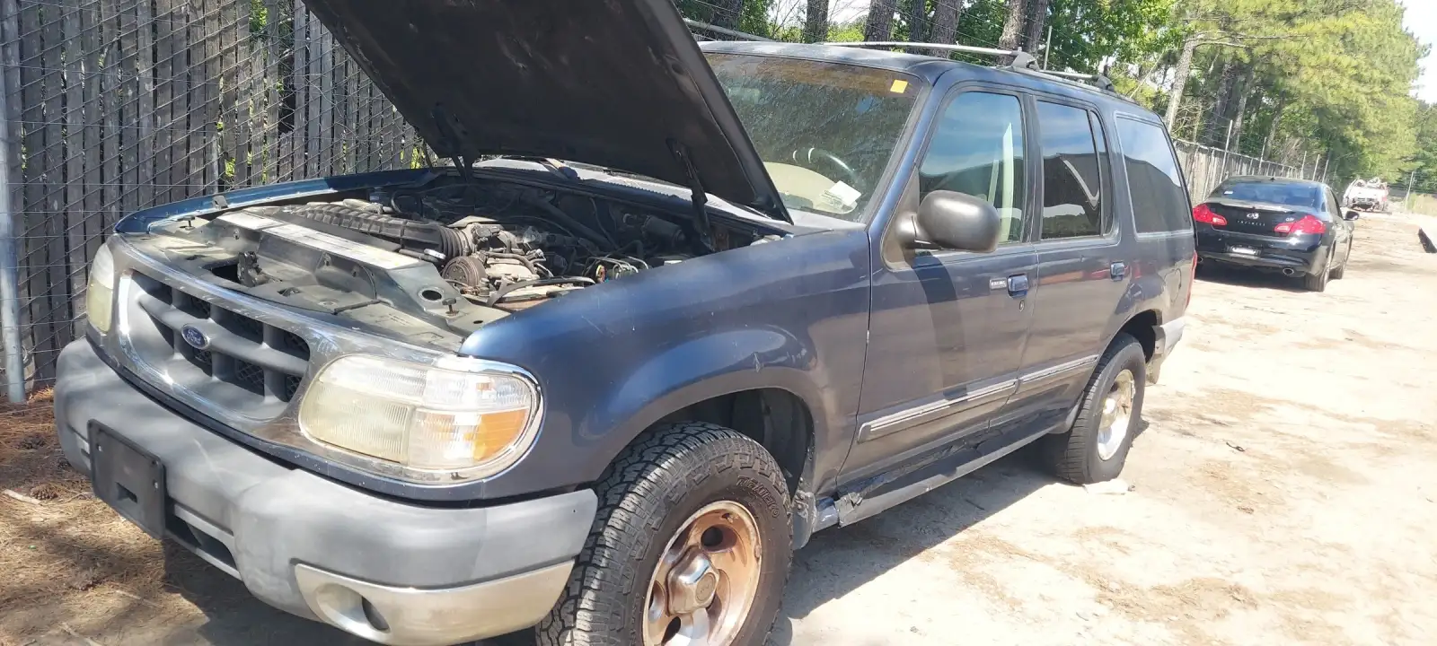 Photo of 1999 Ford Explorer