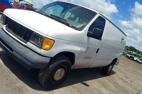 Photo of 2003 Ford E-250