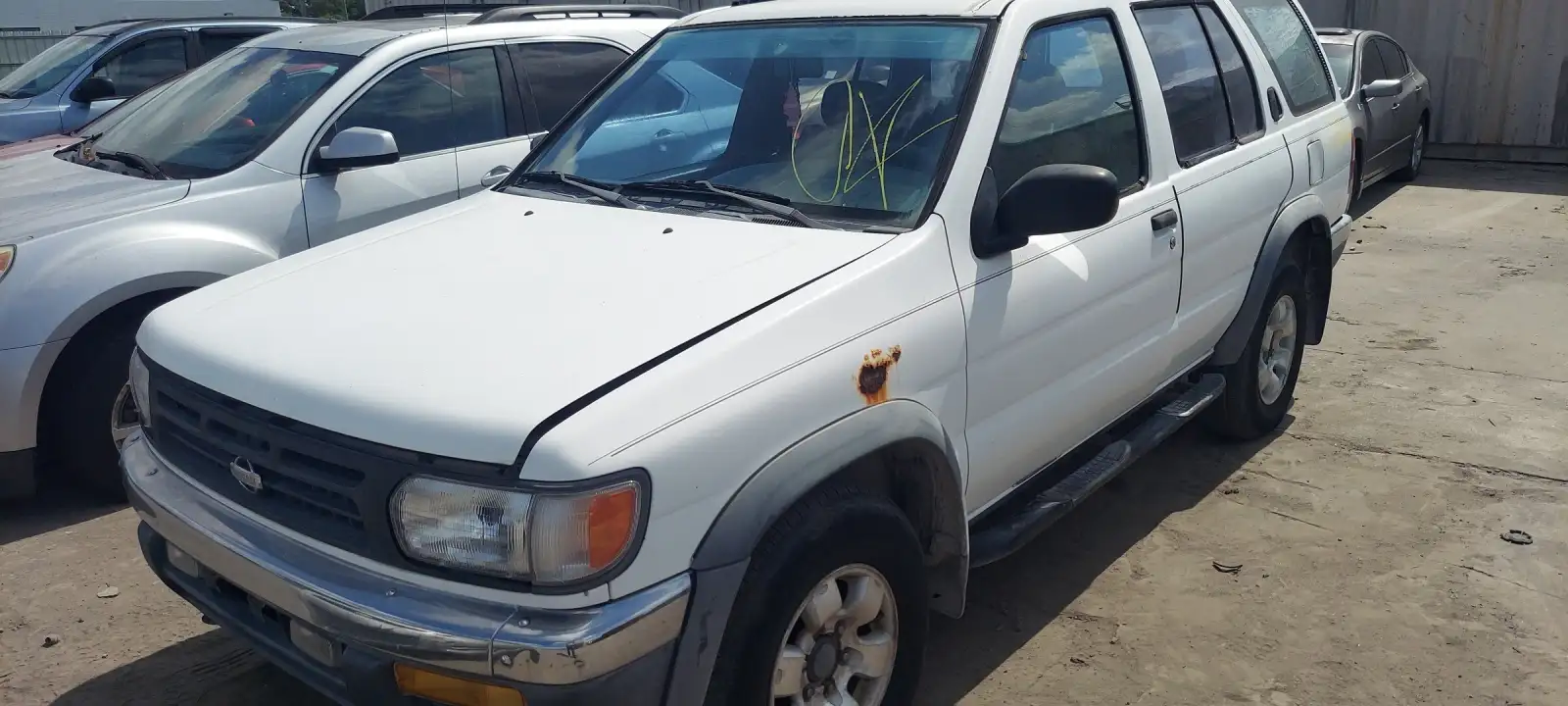 Photo of 1998 Nissan Pathfinder