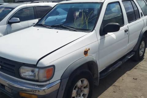 Photo of 1998 Nissan Pathfinder