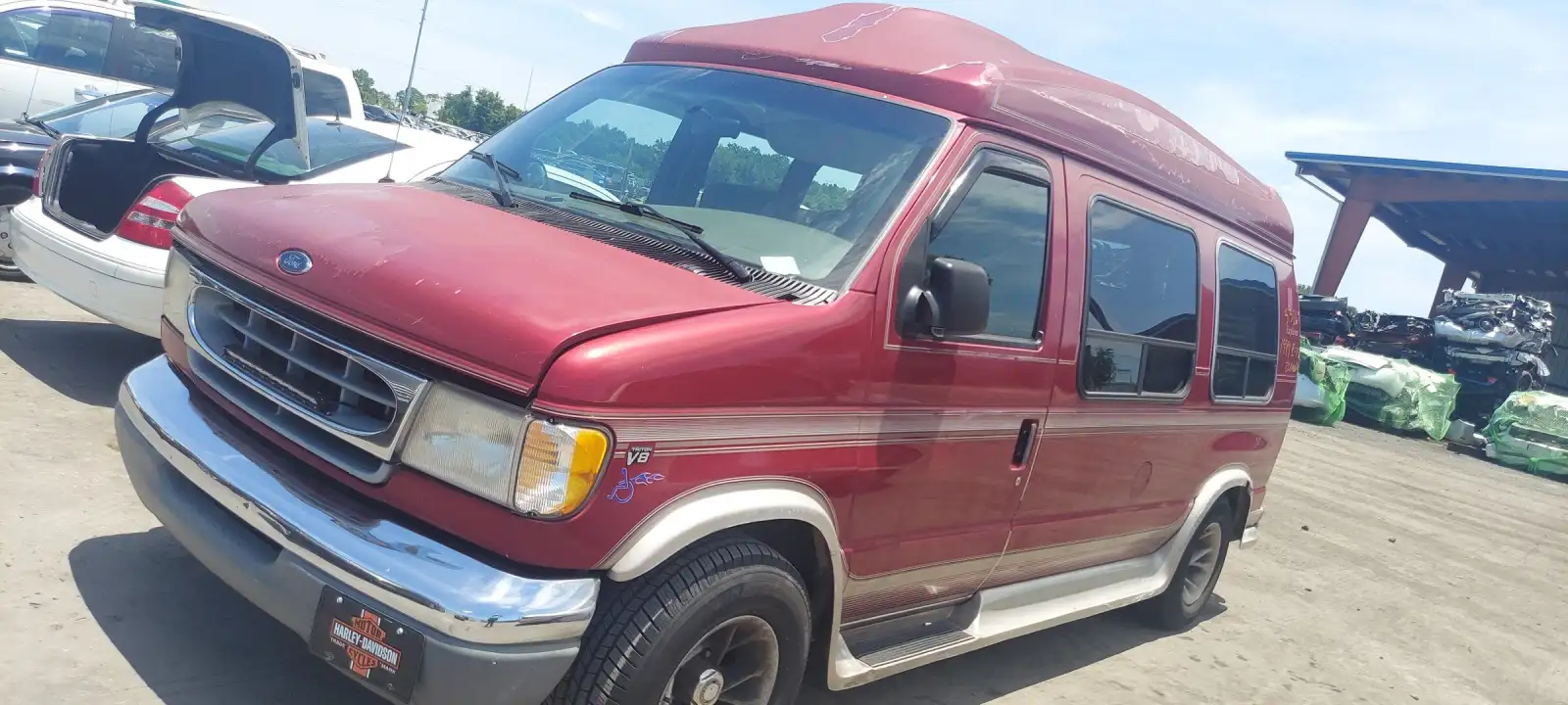 Photo of 1999 Ford E-150 Econoline