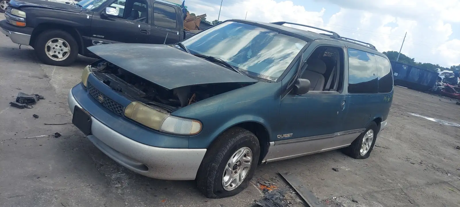 Photo of 1996 Nissan Quest