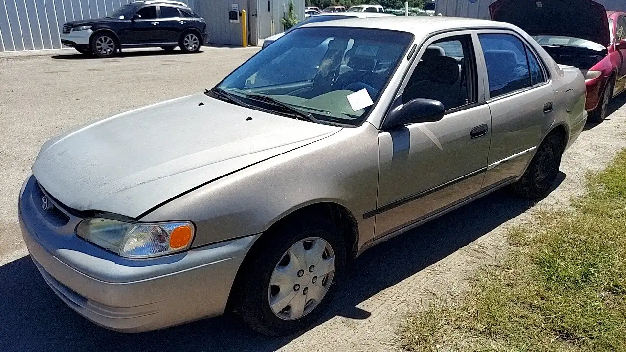 Photo of 2000 Toyota Corolla