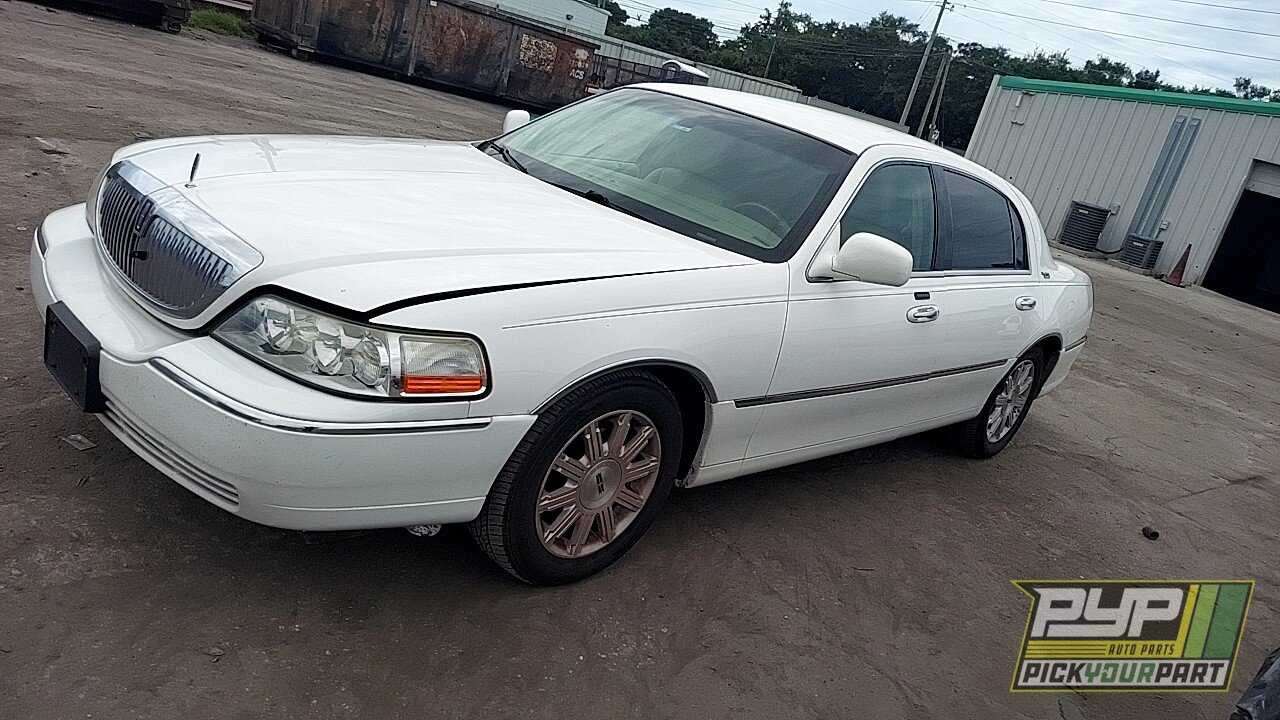 Photo of 2011 Lincoln Town Car