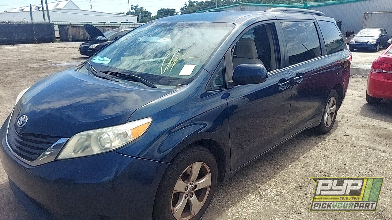 Photo of 2012 Toyota Sienna