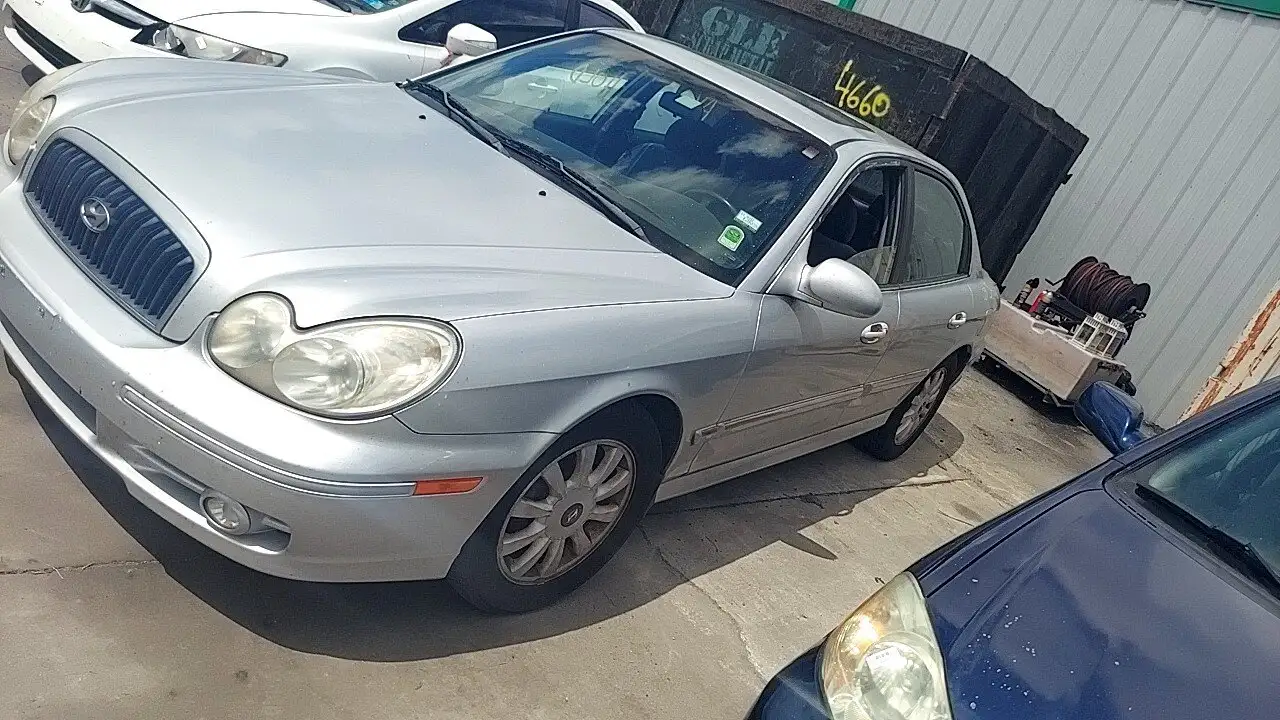 Photo of 2003 Hyundai Sonata