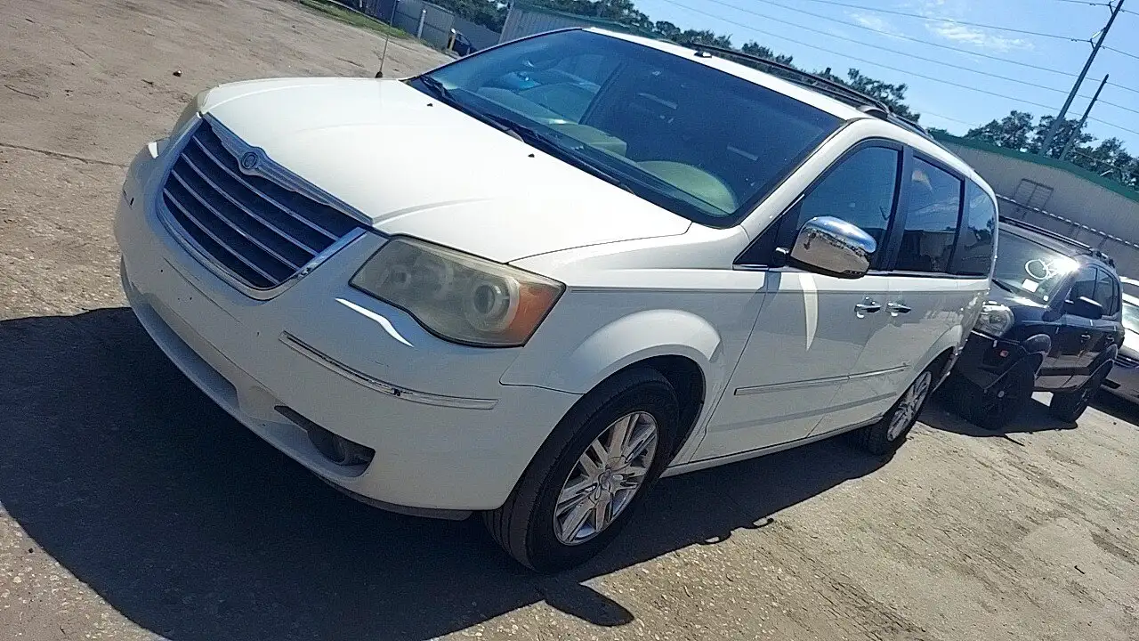 Photo of 2008 Chrysler Town & Country