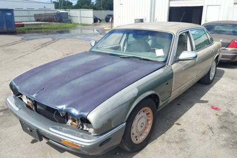 Photo of 1999 Jaguar Vanden Plas