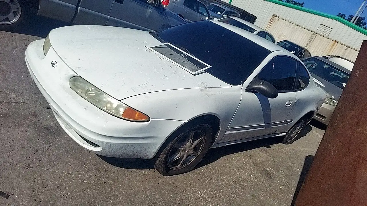 Photo of 2004 Oldsmobile Alero