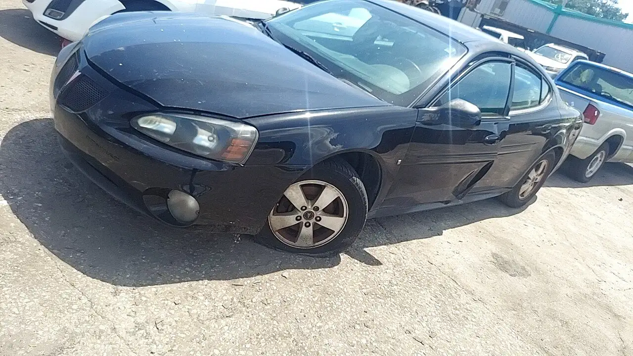 Photo of 2006 Pontiac Grand Prix
