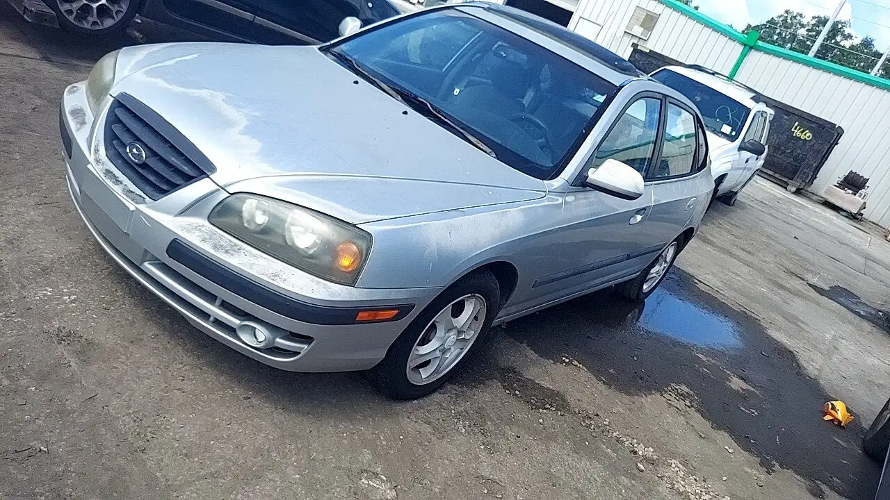 Photo of 2005 Hyundai Elantra