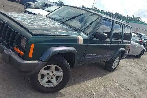 Photo of 2001 Jeep Cherokee