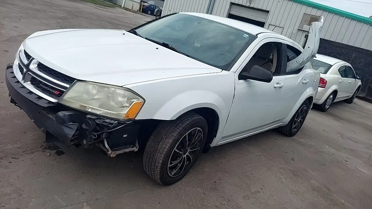 Photo of 2014 Dodge Avenger