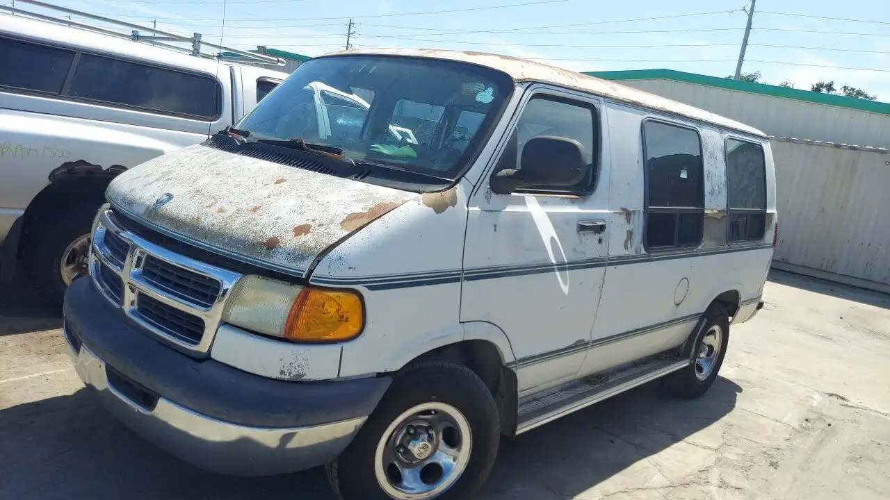Photo of 1999 Dodge Ram 1500 Van