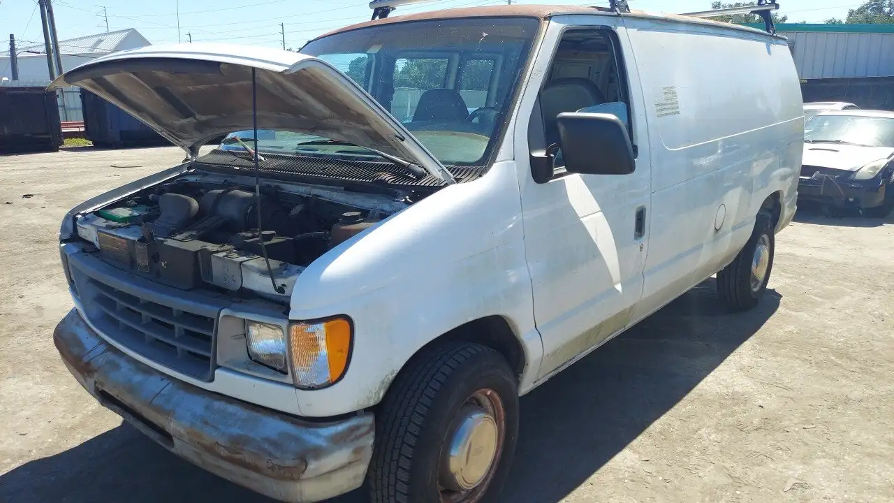 Photo of 1998 Ford E-250 Econoline