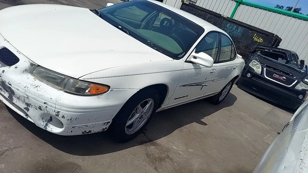 Photo of 2002 Pontiac Grand Prix