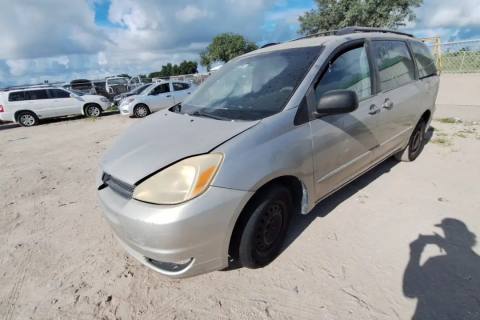 Photo of 2005 Toyota Sienna